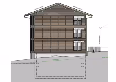 Architektonische Zeichnung der Nordfassade eines mehrstöckigen Gebäudes mit Holzfassade und Geländeprofil.